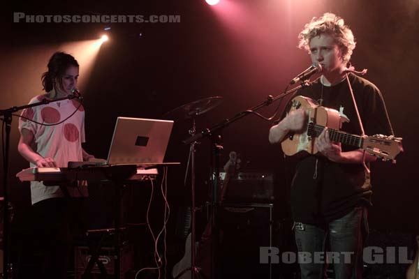 MICACHU AND THE SHAPES - 2009-11-01 - PARIS - La Maroquinerie - 